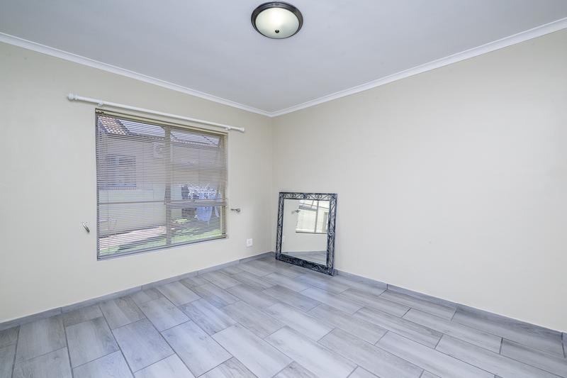 To Let 6 Bedroom Property for Rent in Kleinbron Estate Western Cape